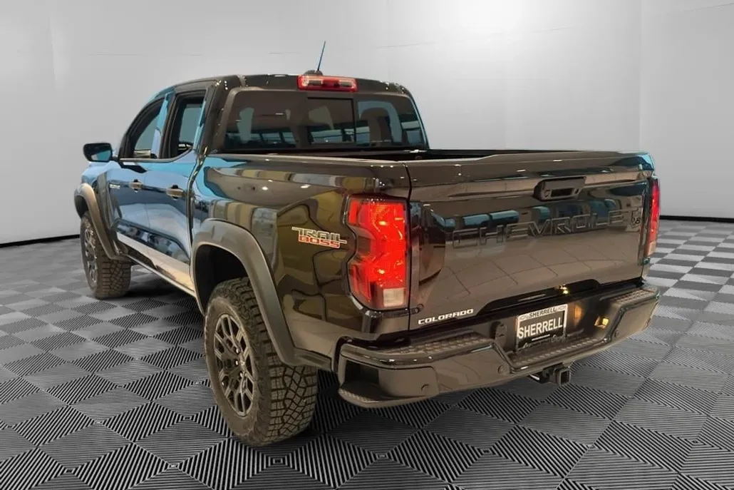 2026 Chevrolet Colorado Trail Boss photo 1