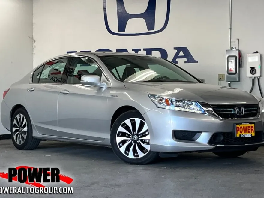 2015 Honda Accord Hybrid Touring photo 1
