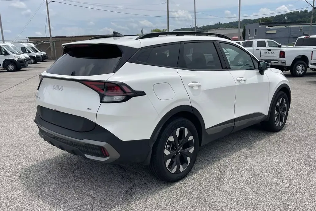 2024 Kia Sportage X-Line photo 1
