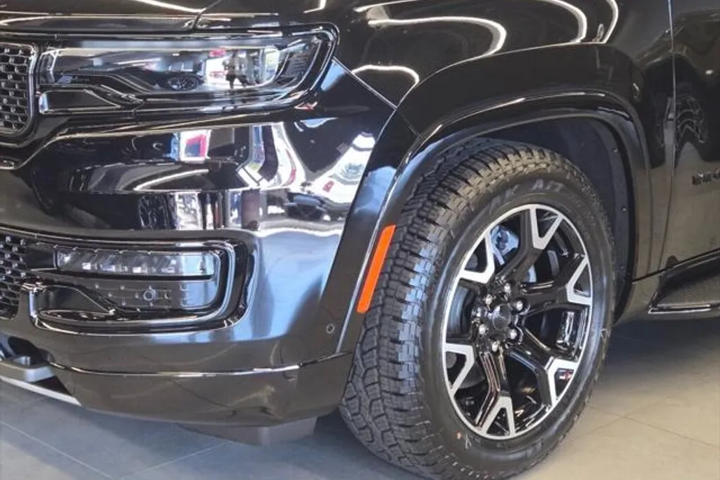 2025 Jeep Wagoneer Series II photo 1