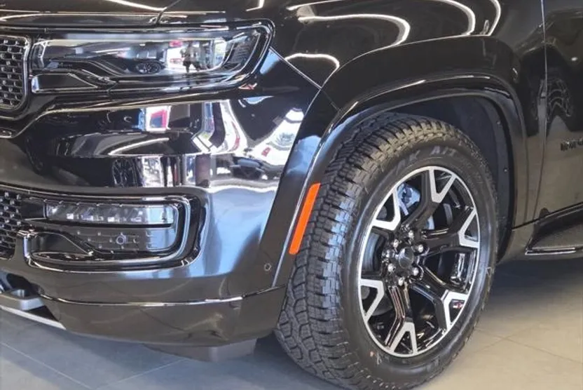2025 Jeep Wagoneer Series II photo 1