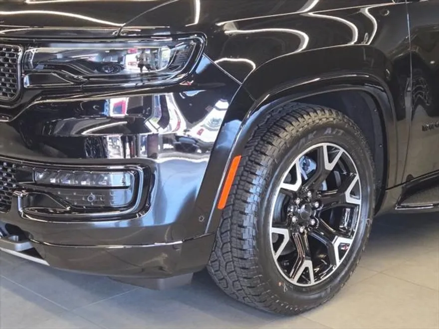 2025 Jeep Wagoneer Series II photo 1