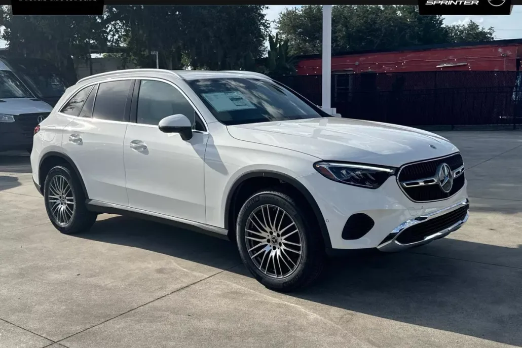 2025 Mercedes Benz GLC 300 photo 1