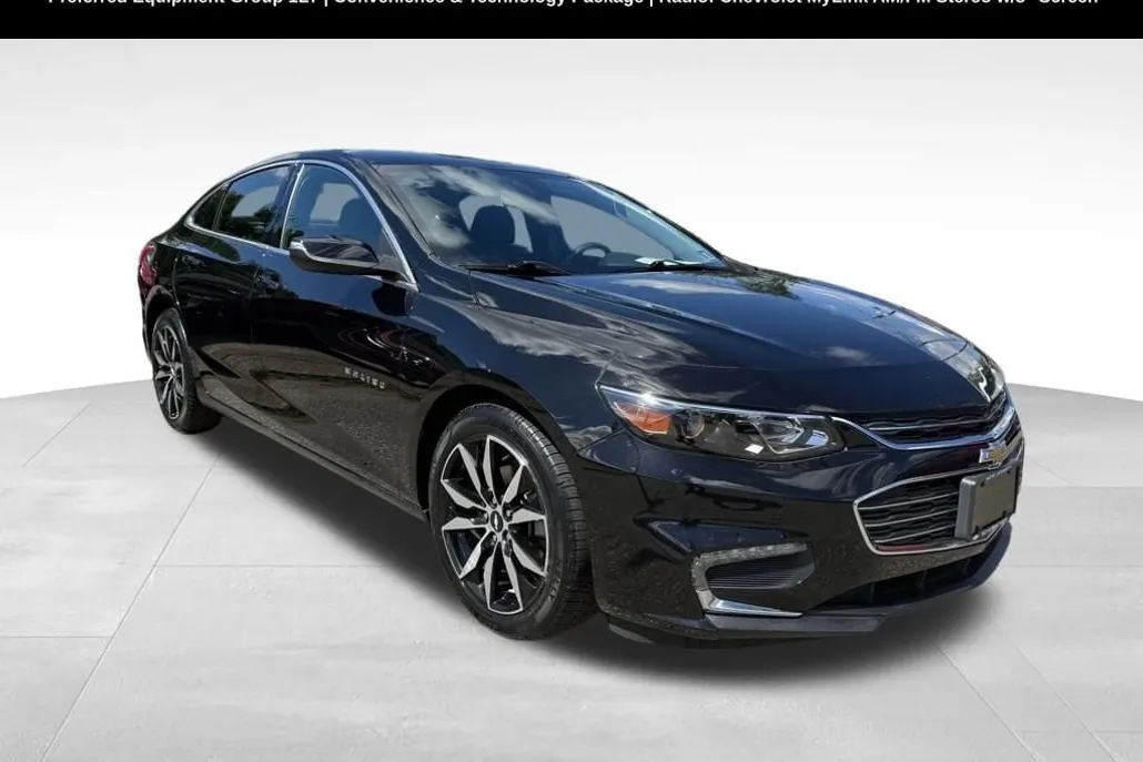 2017 Chevrolet Malibu 1LT photo 1
