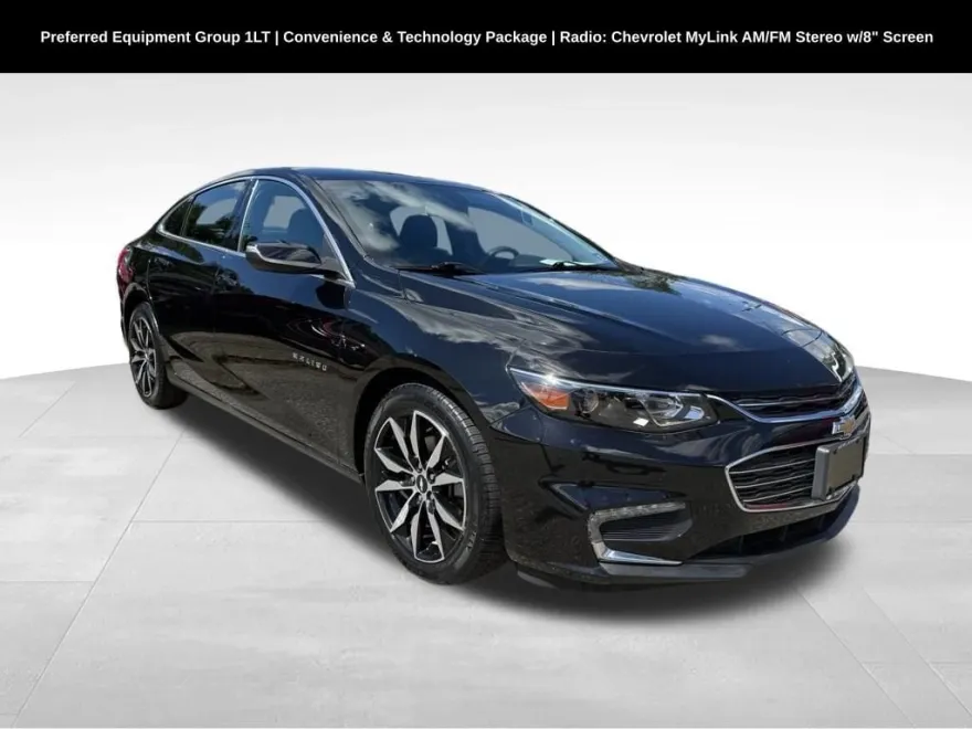 2017 Chevrolet Malibu 1LT photo 1