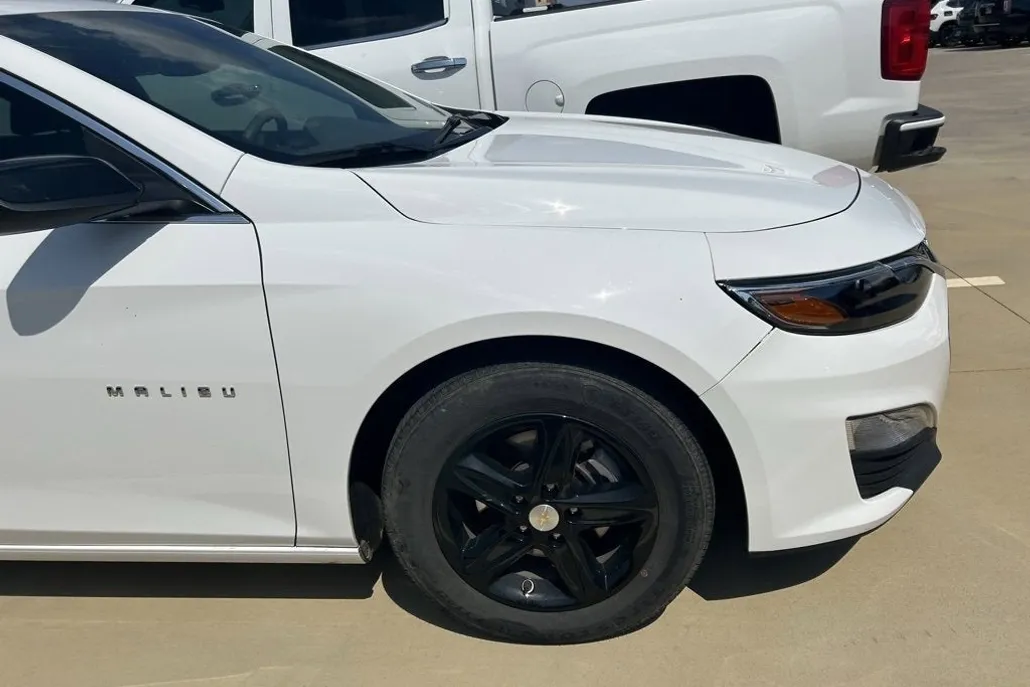2024 Chevrolet Malibu LS photo 1