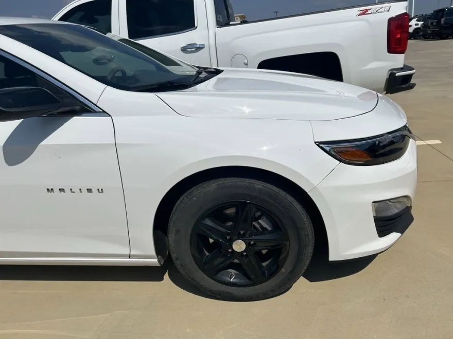2024 Chevrolet Malibu LS photo 1