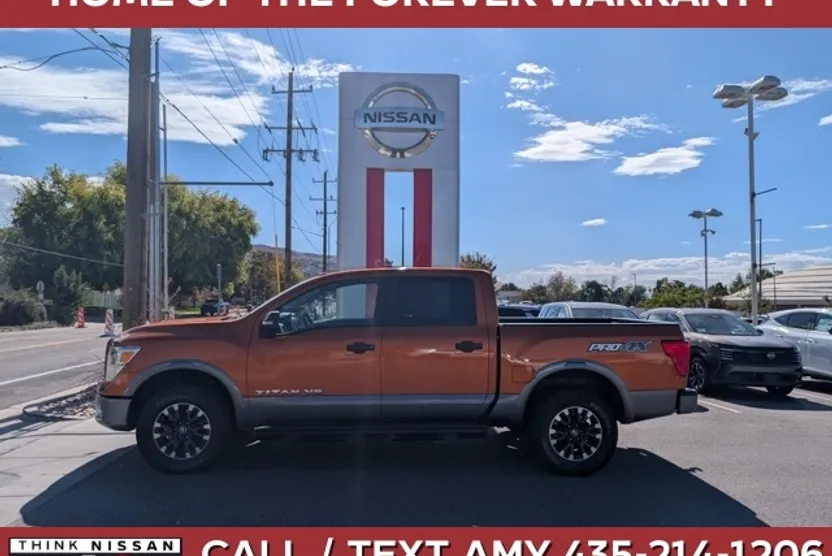 2019 Nissan Titan PRO-4X photo 1