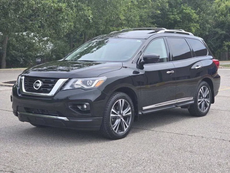 2020 Nissan Pathfinder Platinum photo 1