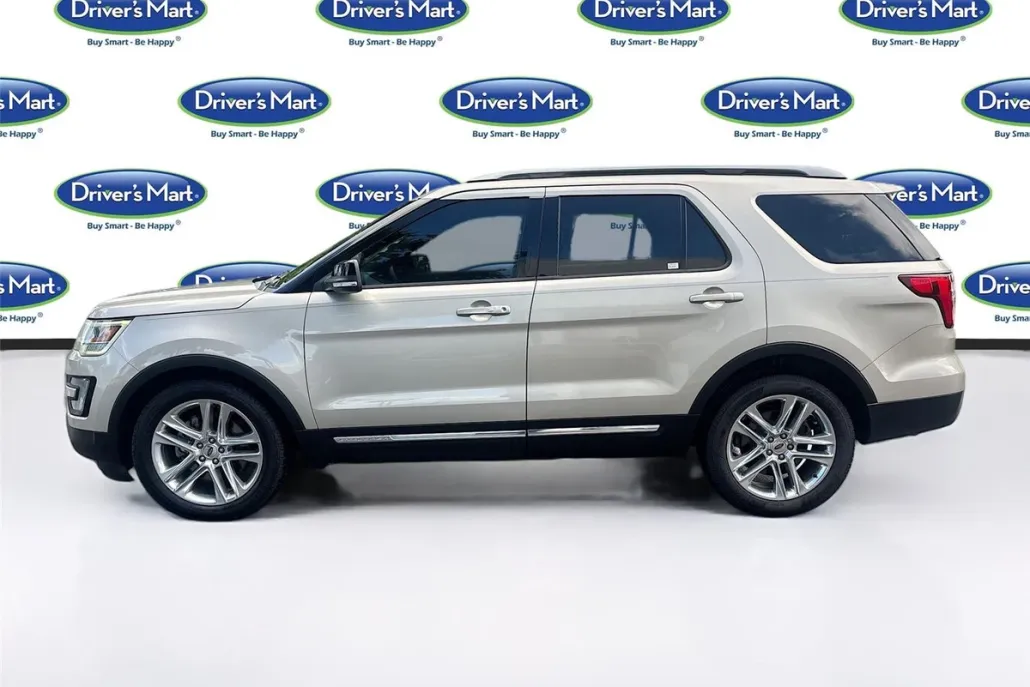 2017 Ford Explorer XLT photo 1