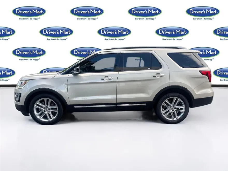 2017 Ford Explorer XLT photo 1