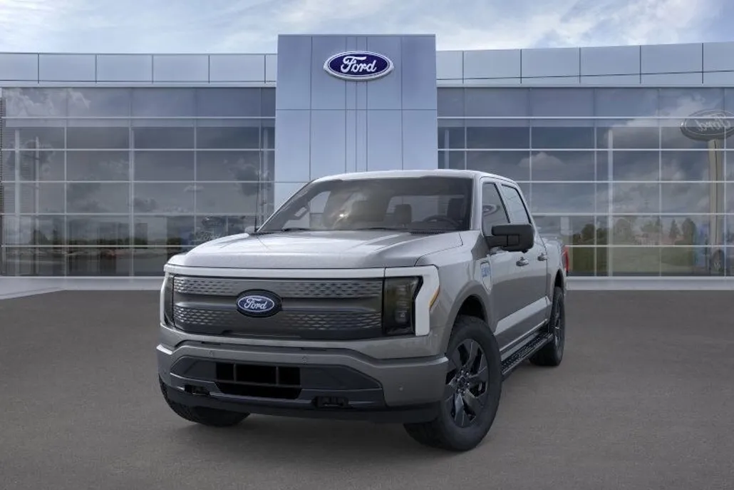 2025 Ford F-150 Lightning XLT photo 1