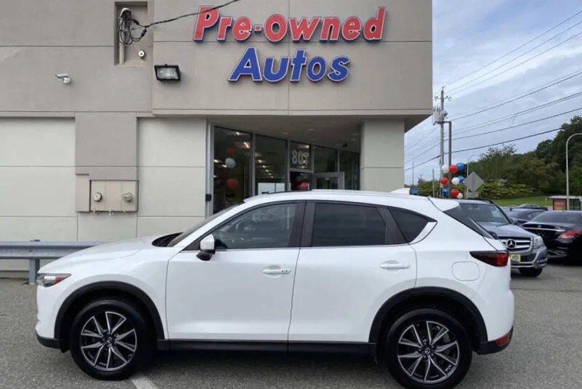 2018 Mazda CX-5 Touring photo 1
