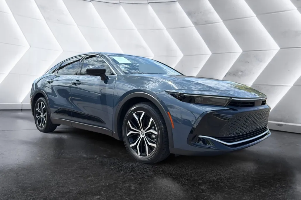 2025 Toyota Crown XLE photo 1
