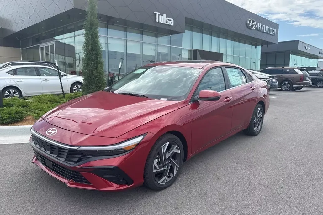 2025 Hyundai Elantra Hybrid Limited photo 1