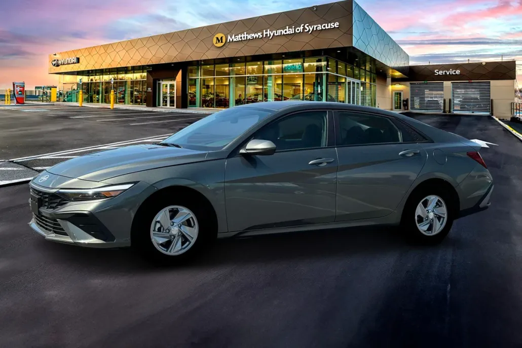 2025 Hyundai Elantra SE photo 1
