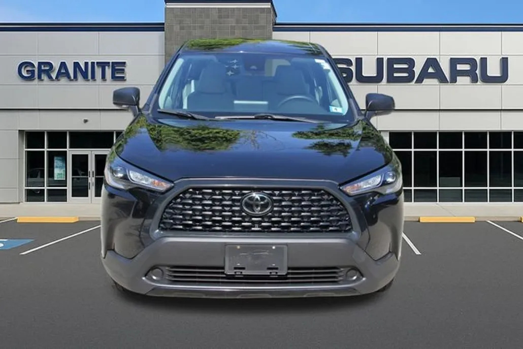 2022 Toyota Corolla Cross L photo 1