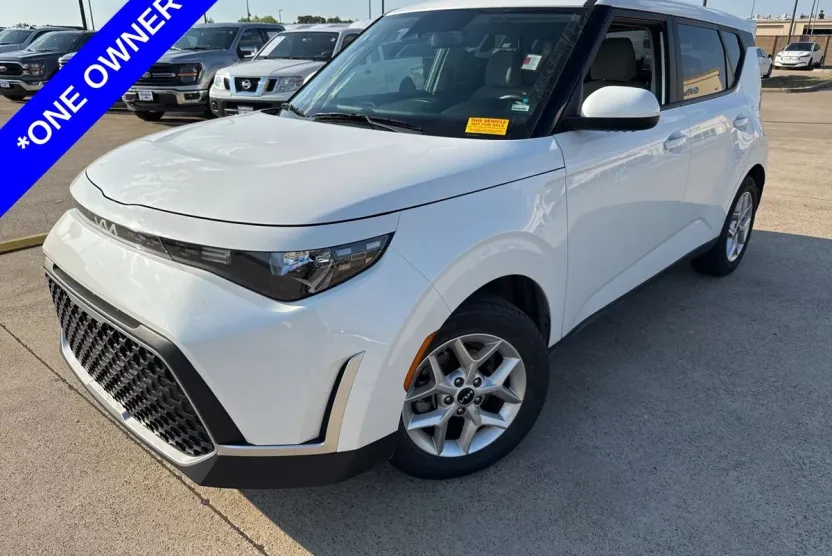 2023 Kia Soul LX S photo 1
