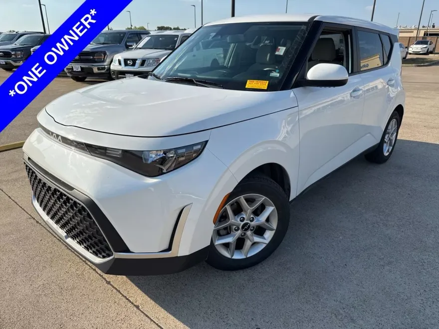 2023 Kia Soul LX S photo 1