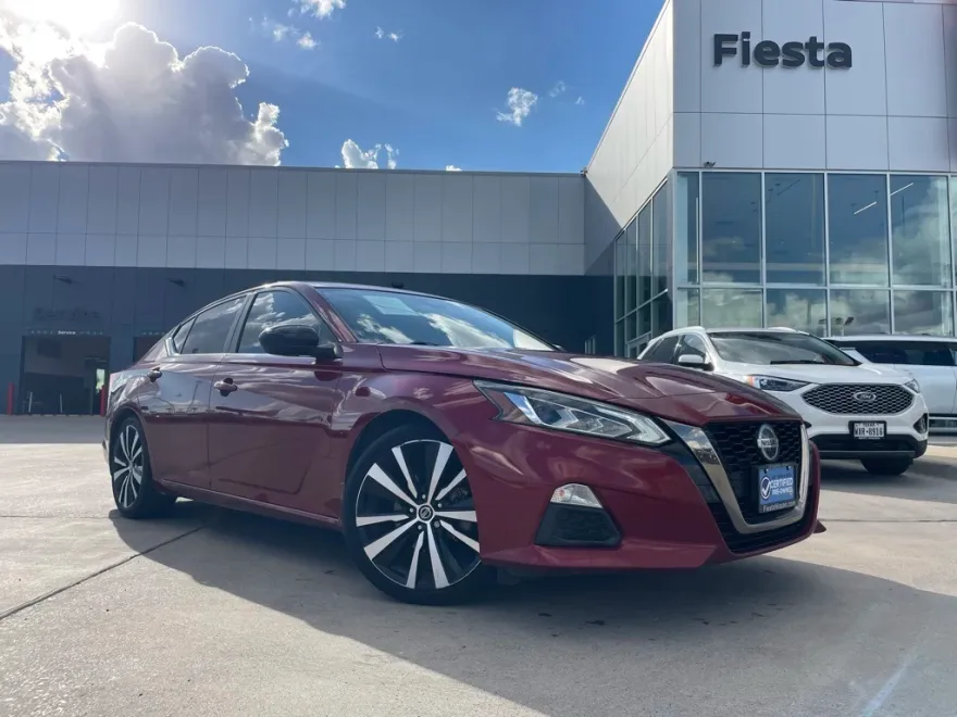 2022 Nissan Altima 2.5 SR photo 1