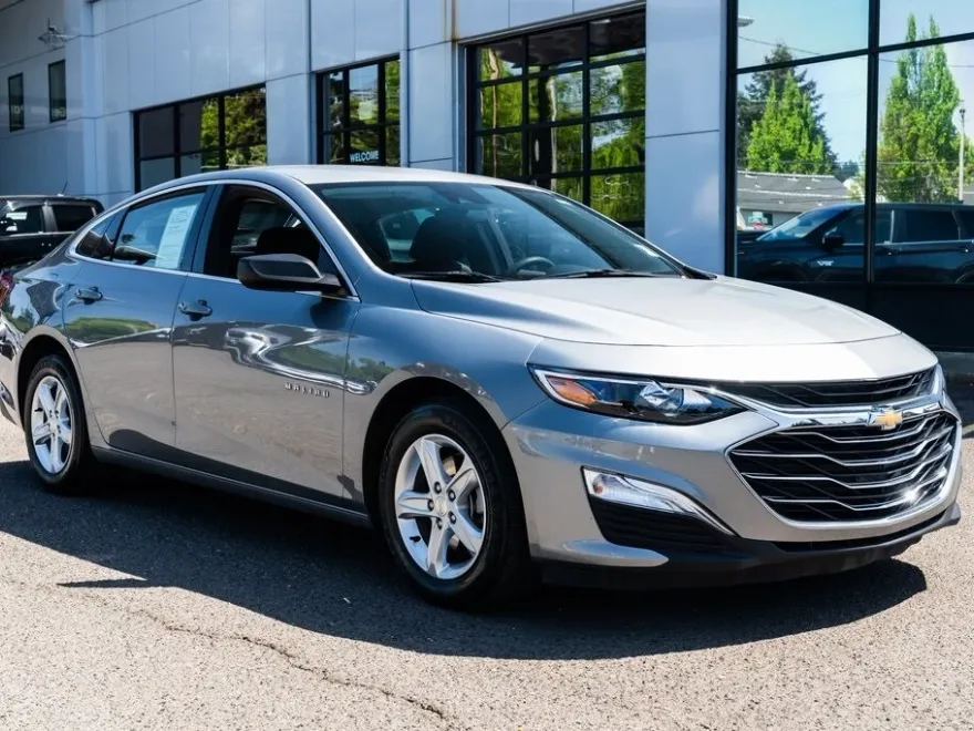 2023 Chevrolet Malibu LS photo 1