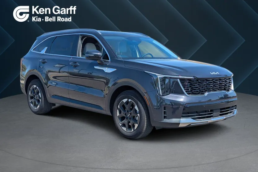 2025 Kia Sorento S photo 1