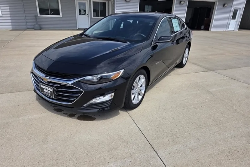 2024 Chevrolet Malibu 1LT photo 1