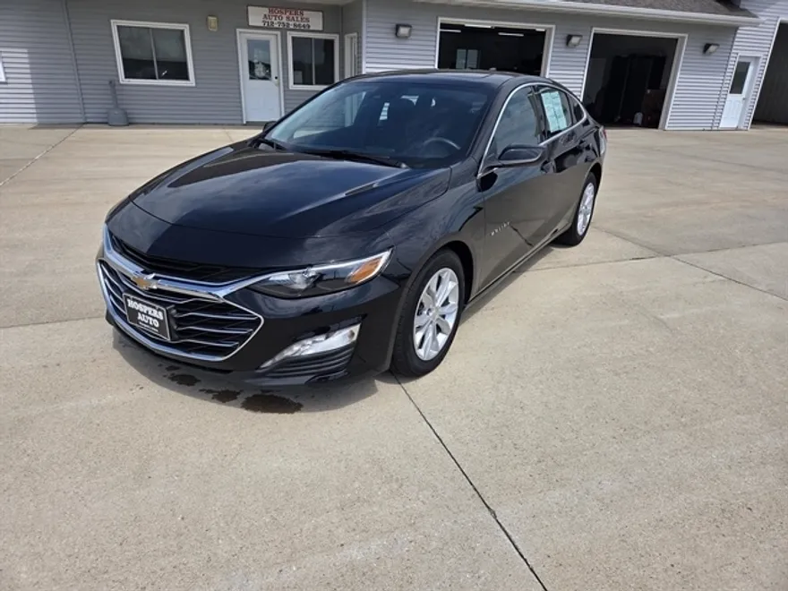 2024 Chevrolet Malibu 1LT photo 1