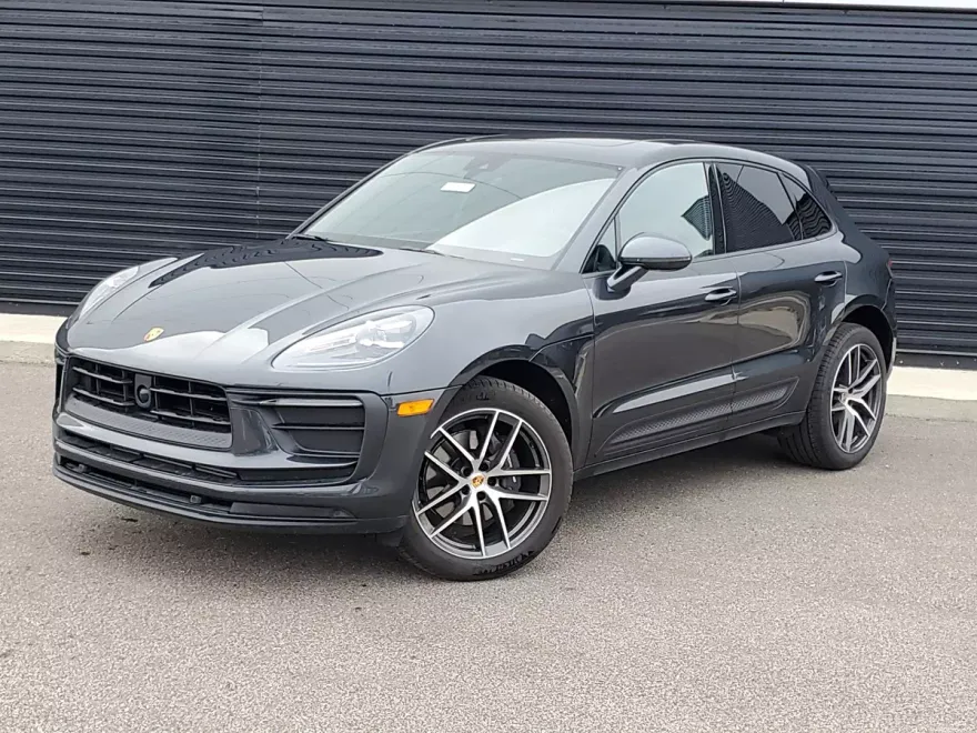 2025 Porsche Macan photo 1