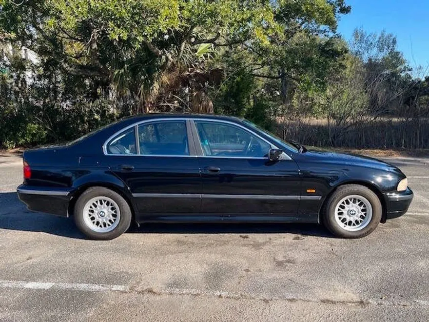 1999 Bmw 528i 5-series photo 1