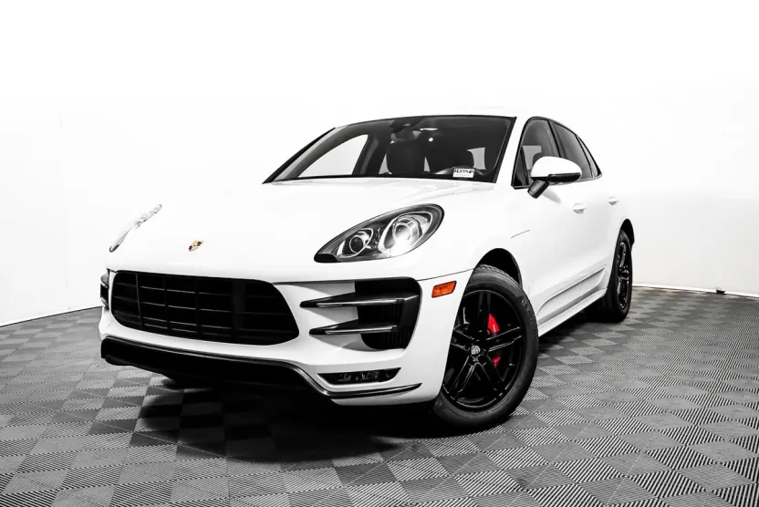 2015 Porsche Macan Turbo photo 1