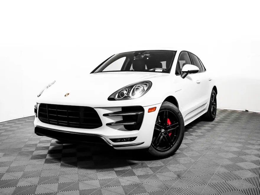2015 Porsche Macan Turbo photo 1
