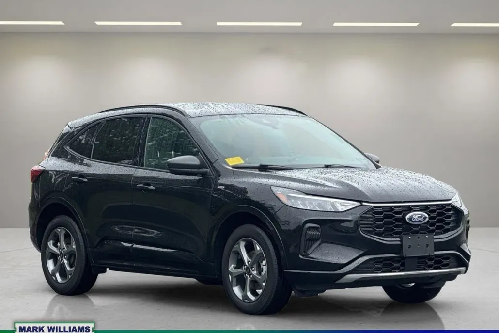 2024 Ford Escape ST-Line photo 1