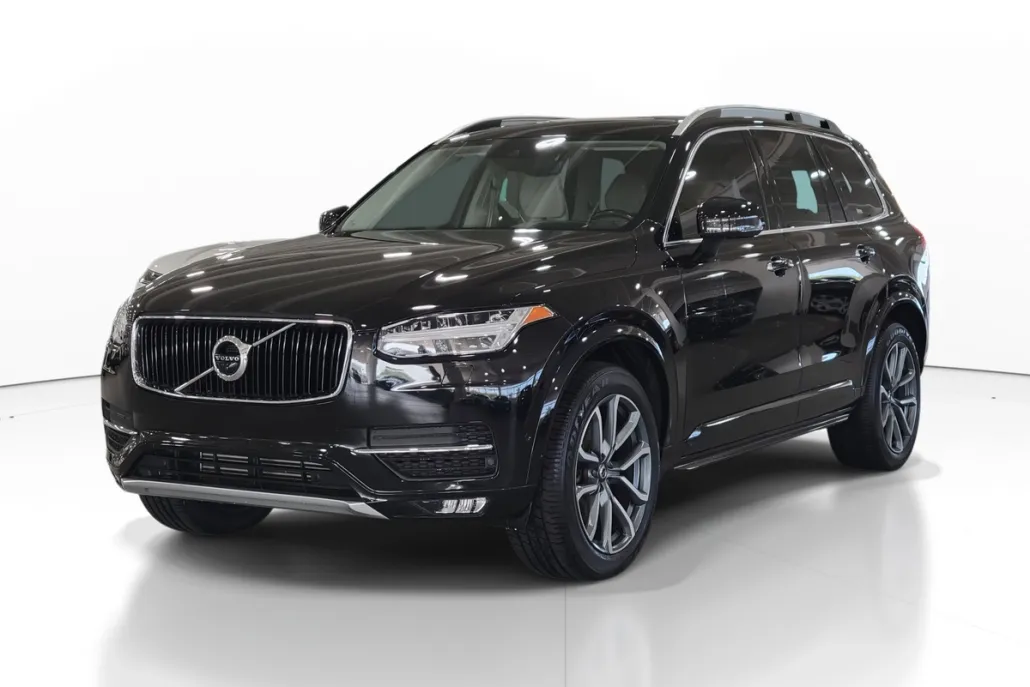 2019 Volvo XC90 T6 Momentum photo 1