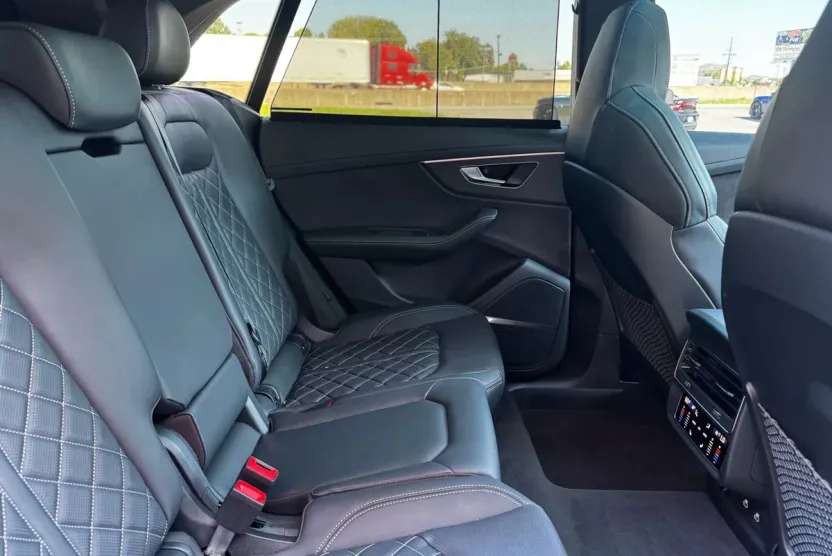 2024 Audi SQ8 Prestige photo 1