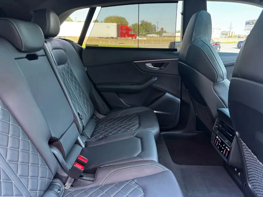 2024 Audi SQ8 Prestige photo 1