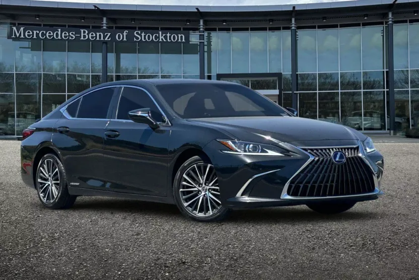 2022 Lexus ES 300h photo 1