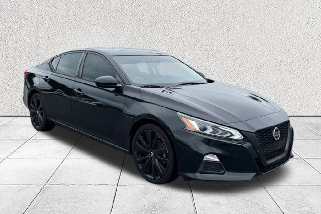 2021 Nissan Altima 2.5 SR photo 1