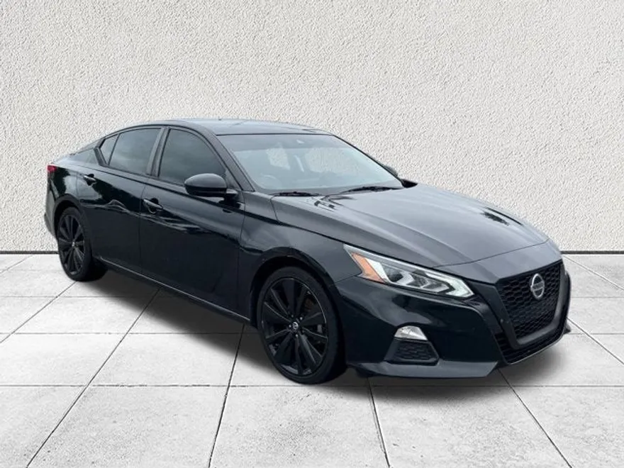 2021 Nissan Altima 2.5 SR photo 1