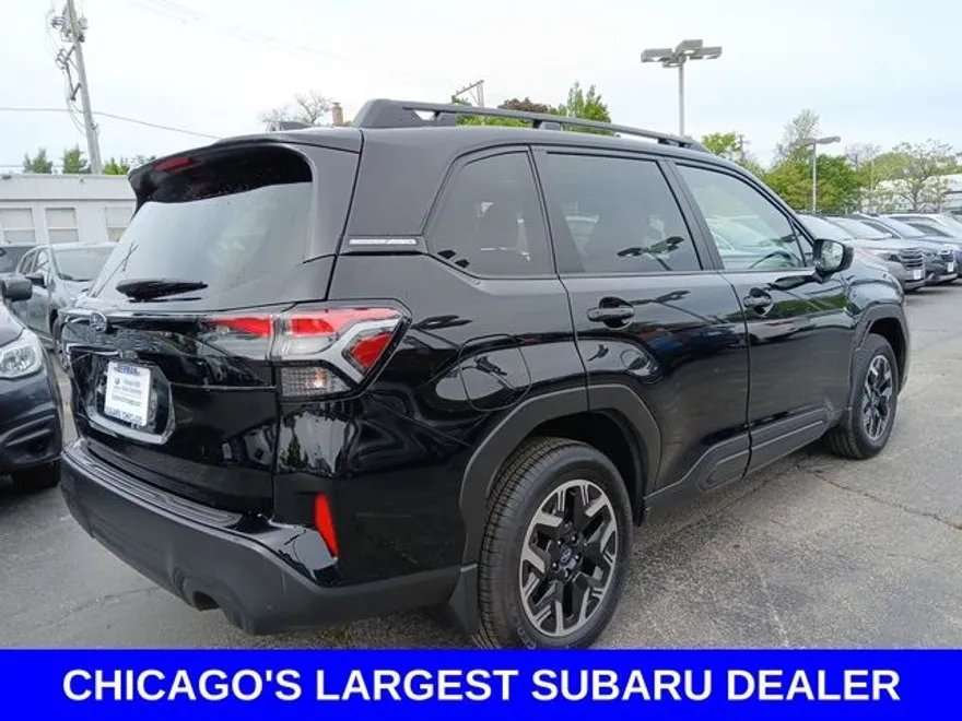 2025 Subaru Forester Premium photo 1