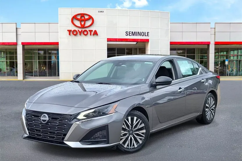 2024 Nissan Altima 2.5 SV photo 1