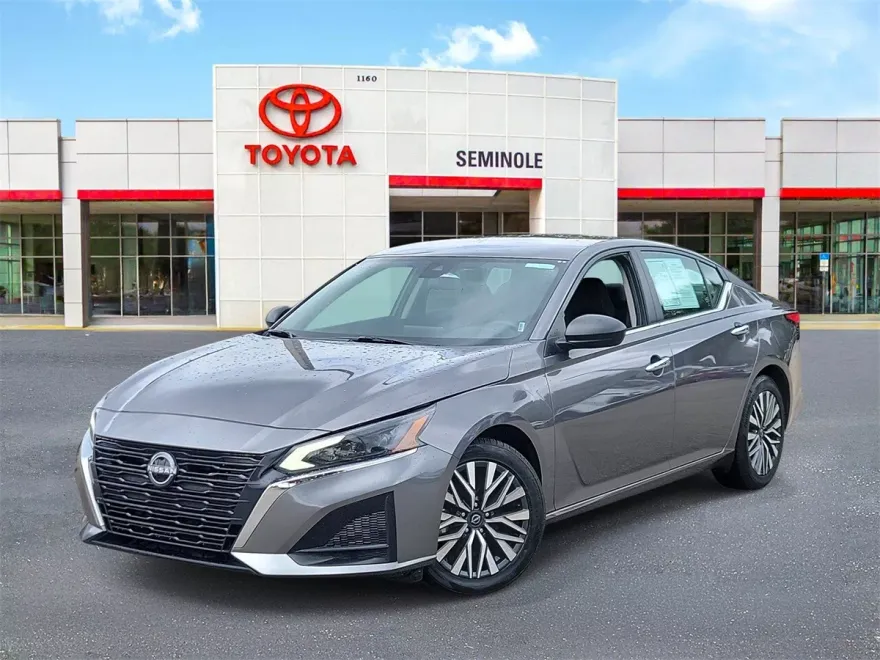 2024 Nissan Altima 2.5 SV photo 1