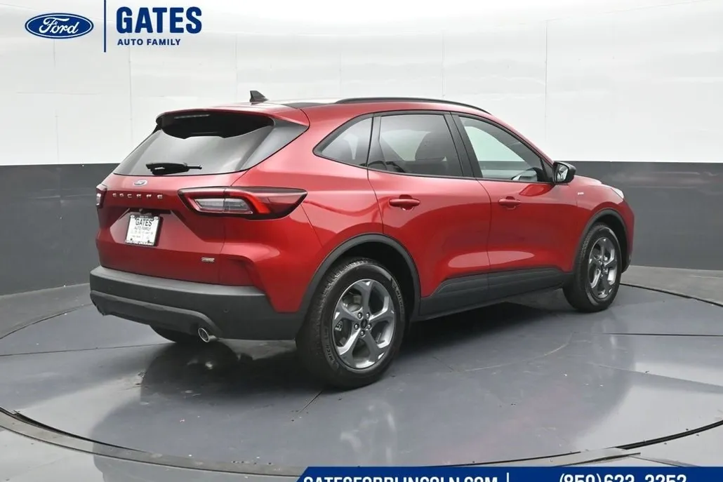 2025 Ford Escape Hybrid ST-Line photo 1