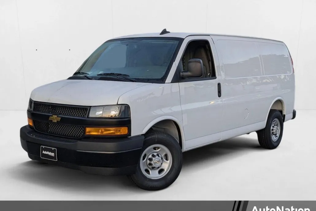 2025 Chevrolet Express Cargo 2500 photo 1
