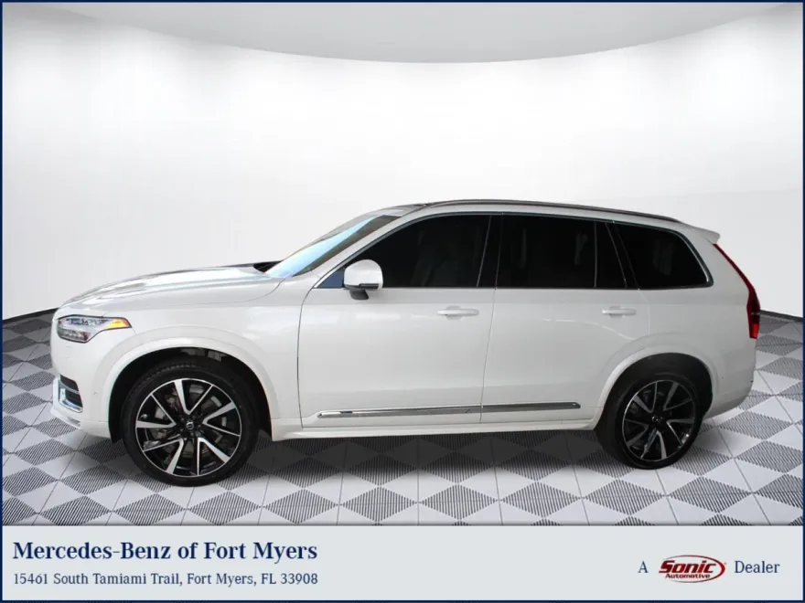 2024 Volvo XC90 Plus photo 1