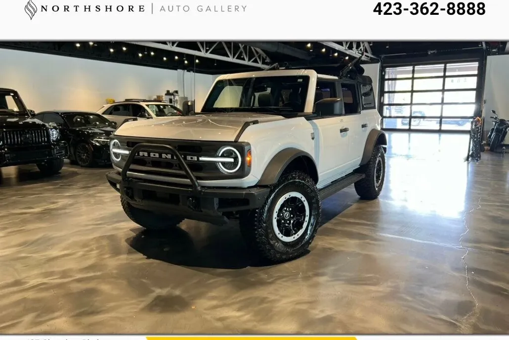 2023 Ford Bronco Base photo 1