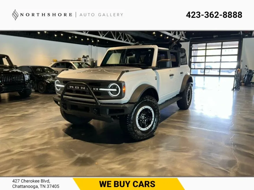 2023 Ford Bronco Base photo 1