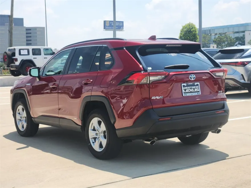 2021 Toyota RAV4 Hybrid XLE photo 1
