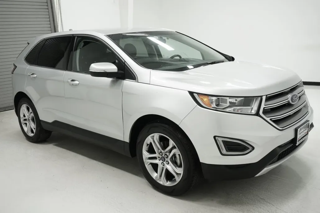 2018 Ford Edge Titanium photo 1