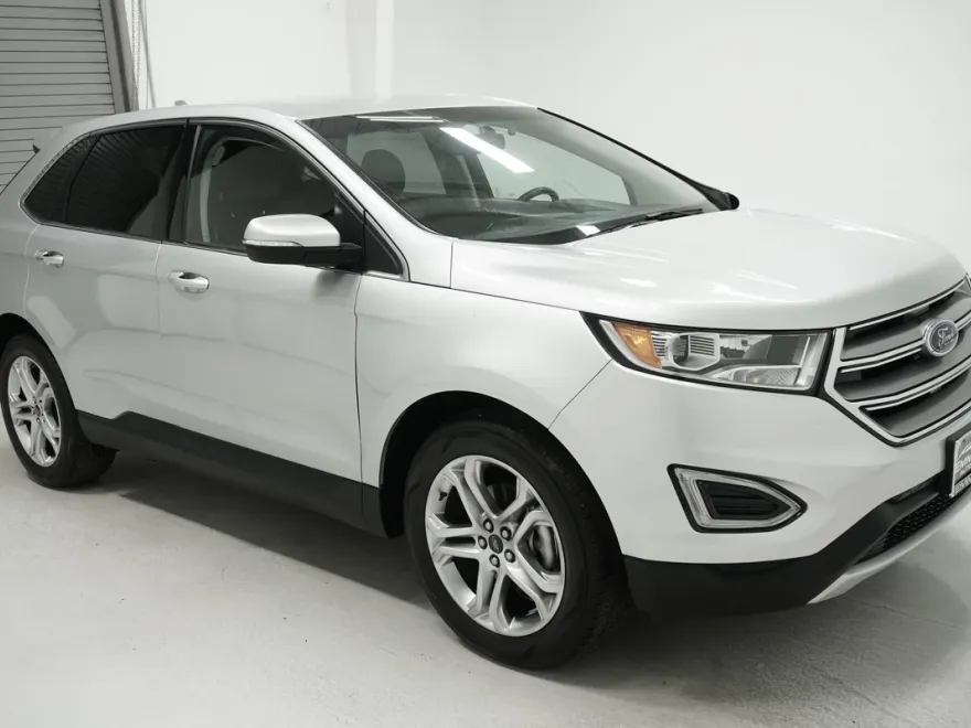 2018 Ford Edge Titanium photo 1